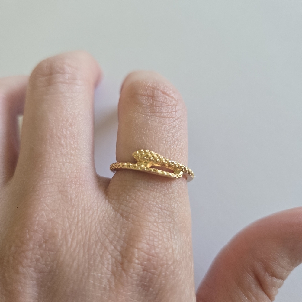 Elegant Gold-Tone Textured Snake Ring Size 7